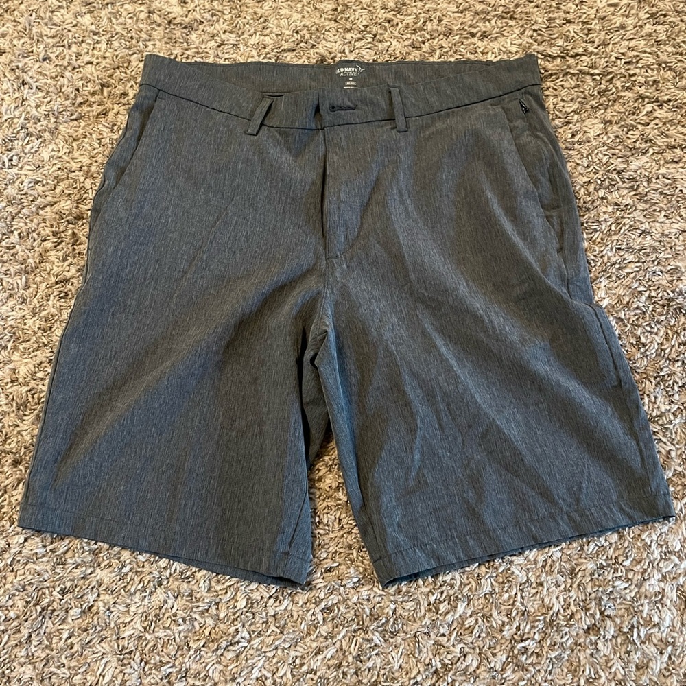 Old Navy Men's Charcoal Flat Front Shorts